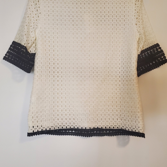 Banana Republic Women NWT Size XS S/Sl B&W embroidered holiday stripped top - Picture 8 of 11